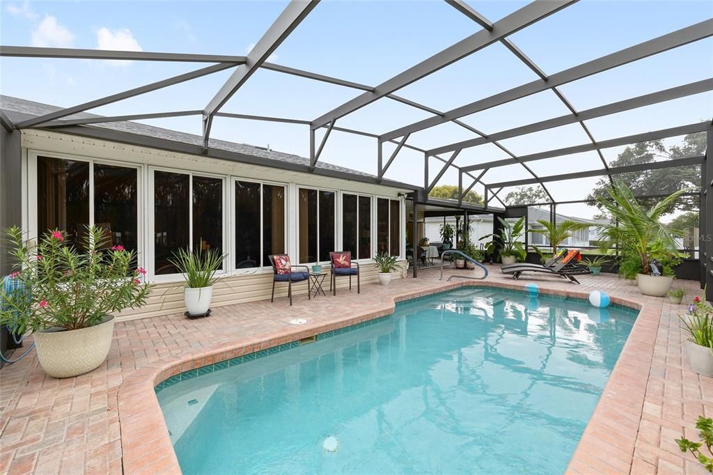 For Sale: $329,900 (2 beds, 2 baths, 1678 Square Feet)