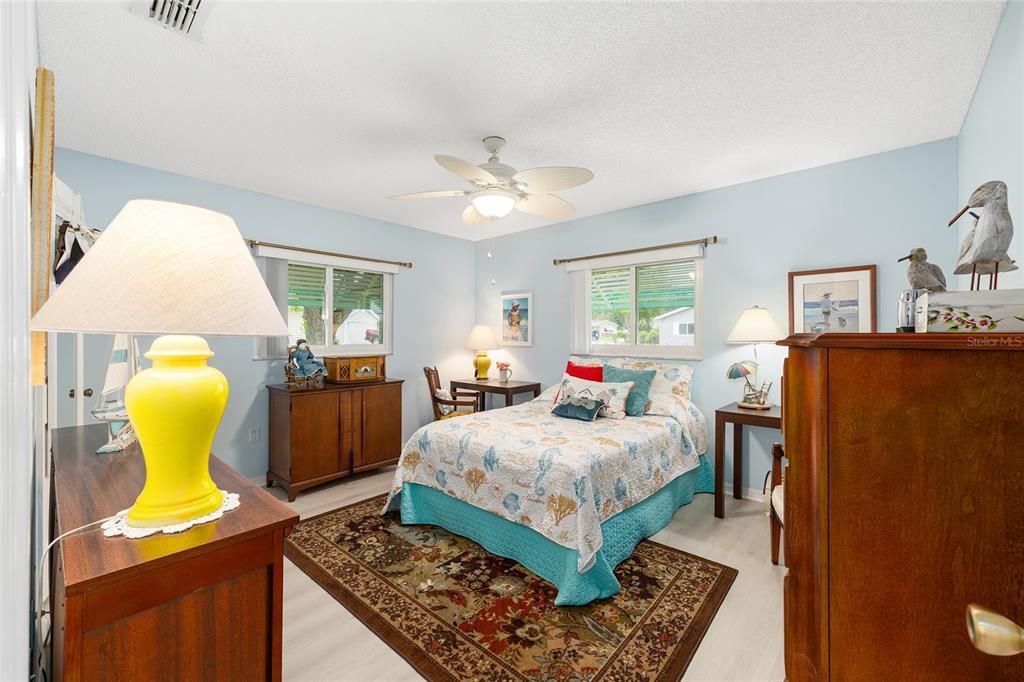 For Sale: $329,900 (2 beds, 2 baths, 1678 Square Feet)