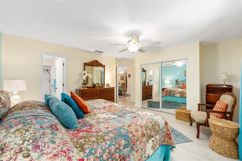 For Sale: $329,900 (2 beds, 2 baths, 1678 Square Feet)