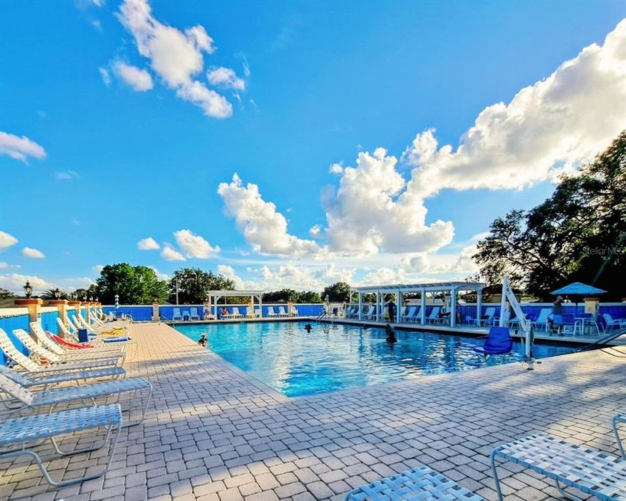 For Sale: $329,900 (2 beds, 2 baths, 1678 Square Feet)