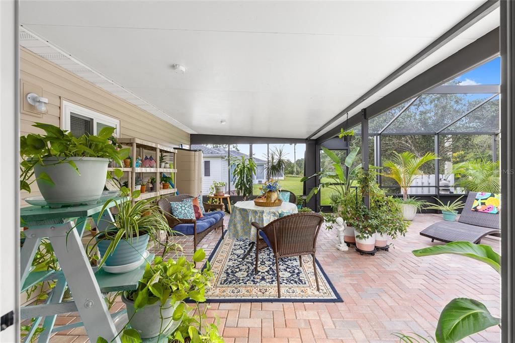 For Sale: $329,900 (2 beds, 2 baths, 1678 Square Feet)