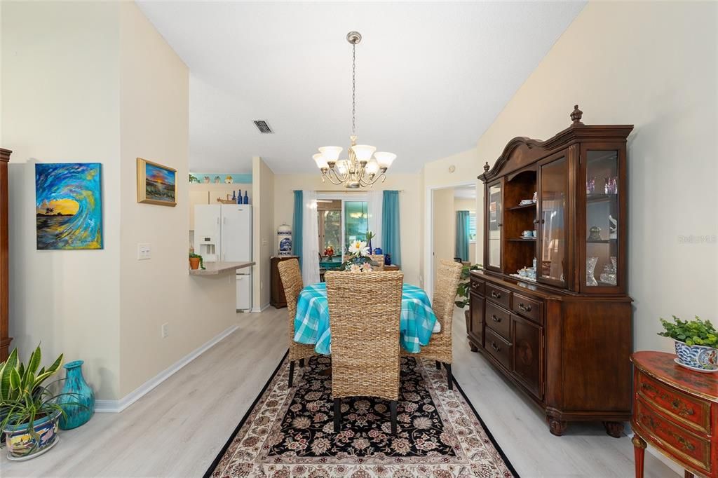 For Sale: $329,900 (2 beds, 2 baths, 1678 Square Feet)