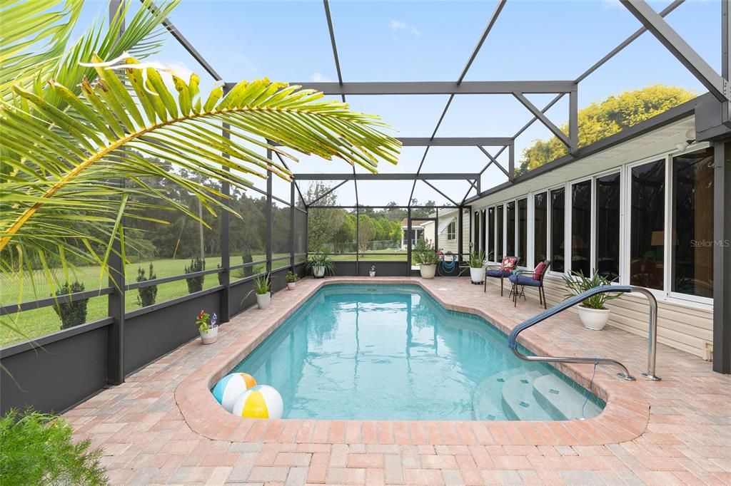 For Sale: $329,900 (2 beds, 2 baths, 1678 Square Feet)