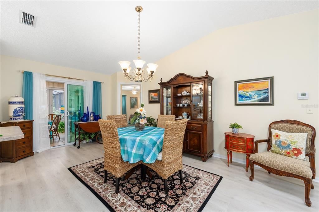 For Sale: $329,900 (2 beds, 2 baths, 1678 Square Feet)