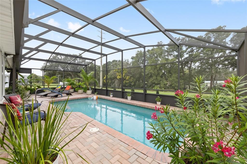 For Sale: $329,900 (2 beds, 2 baths, 1678 Square Feet)