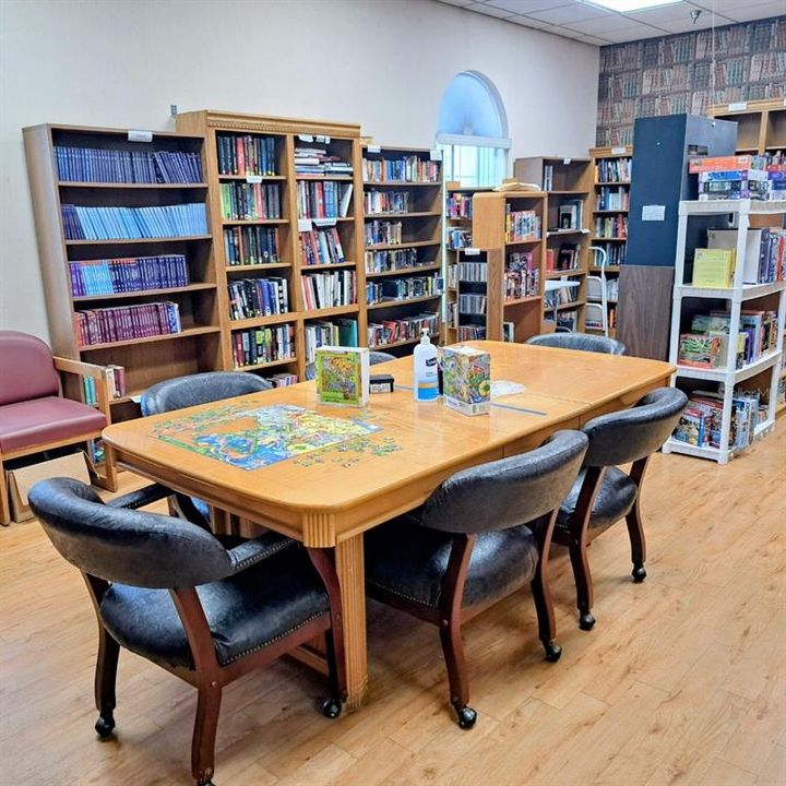 For Sale: $329,900 (2 beds, 2 baths, 1678 Square Feet)