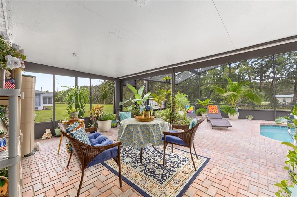 For Sale: $329,900 (2 beds, 2 baths, 1678 Square Feet)