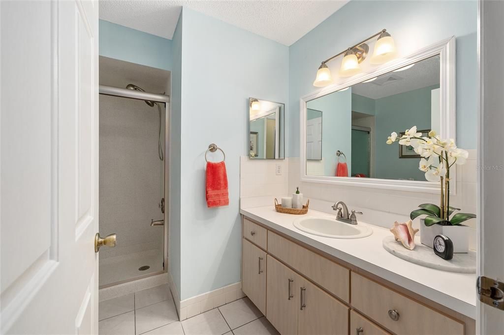 For Sale: $329,900 (2 beds, 2 baths, 1678 Square Feet)