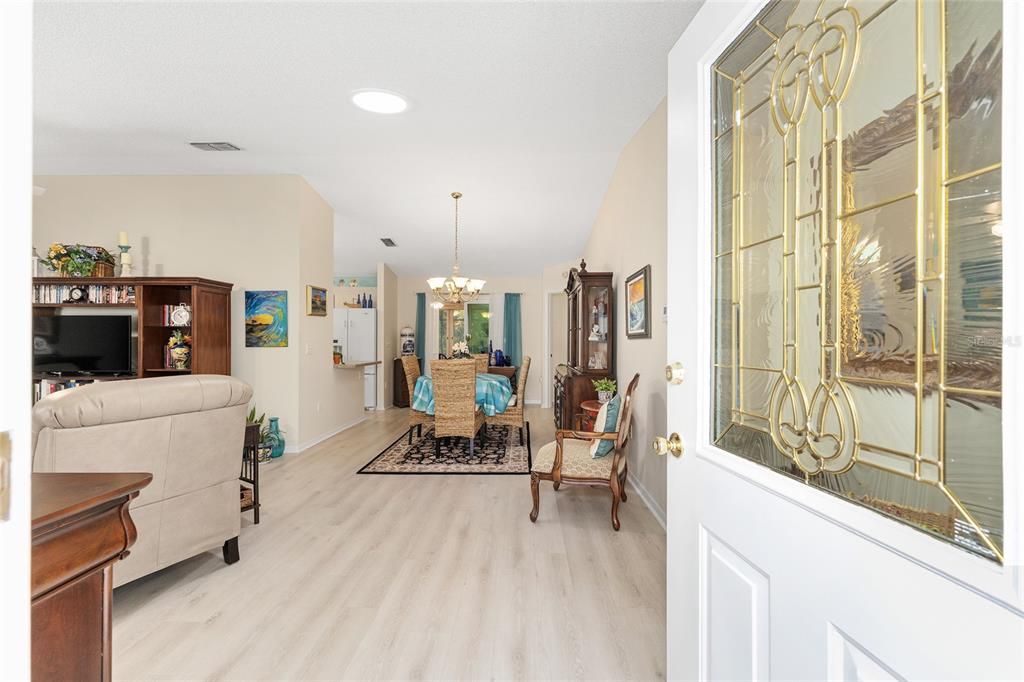 For Sale: $329,900 (2 beds, 2 baths, 1678 Square Feet)