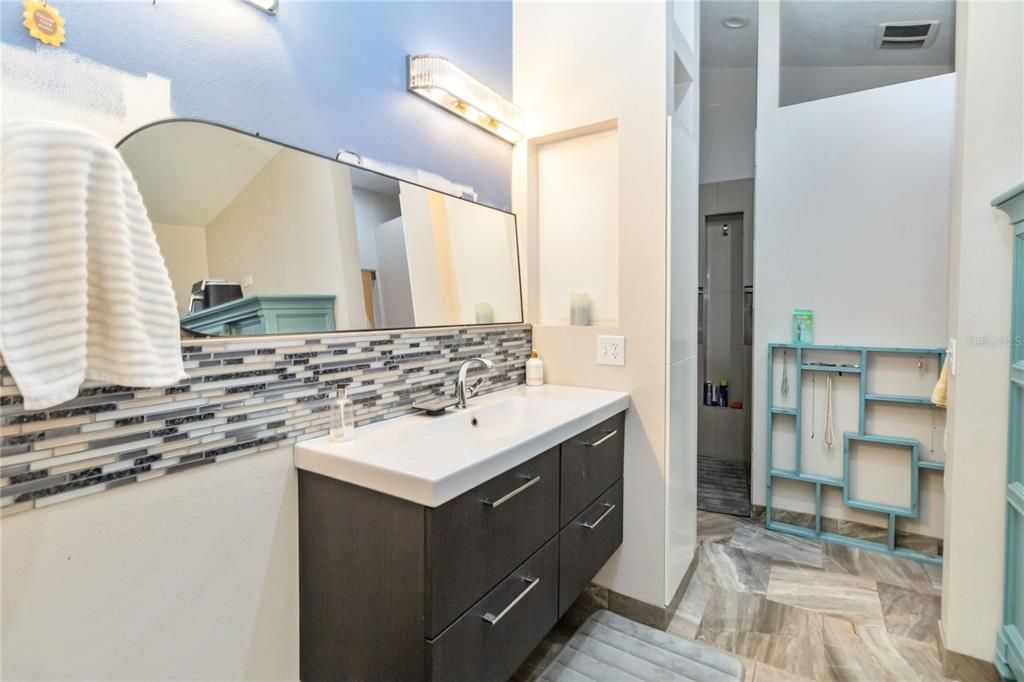 待售: $785,000 (3 贝兹, 2 浴室, 2520 平方英尺)