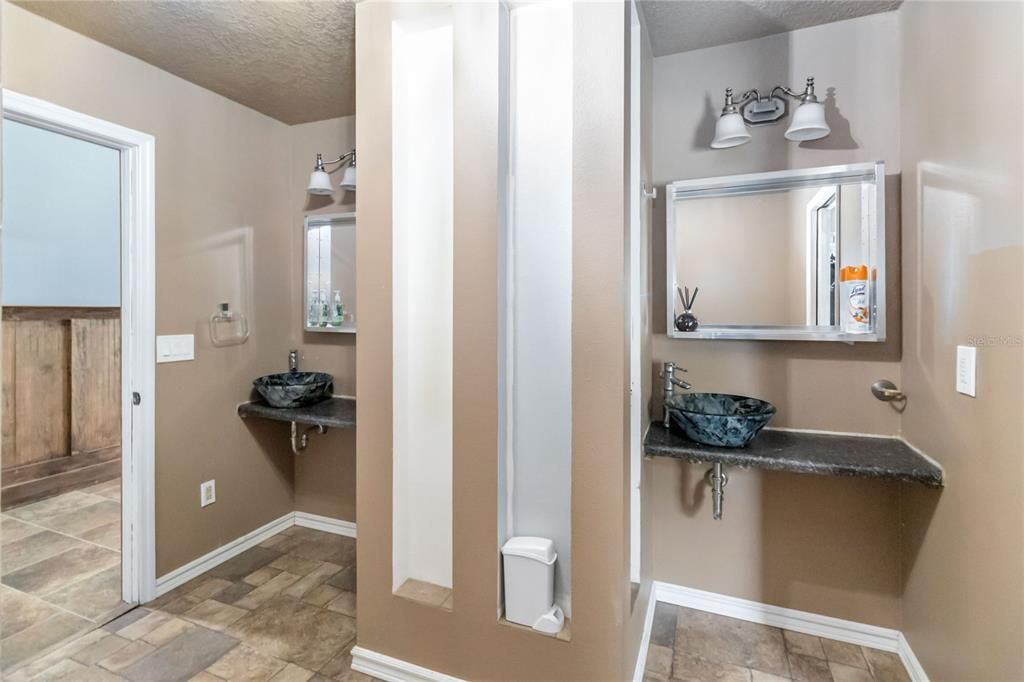 待售: $785,000 (3 贝兹, 2 浴室, 2520 平方英尺)