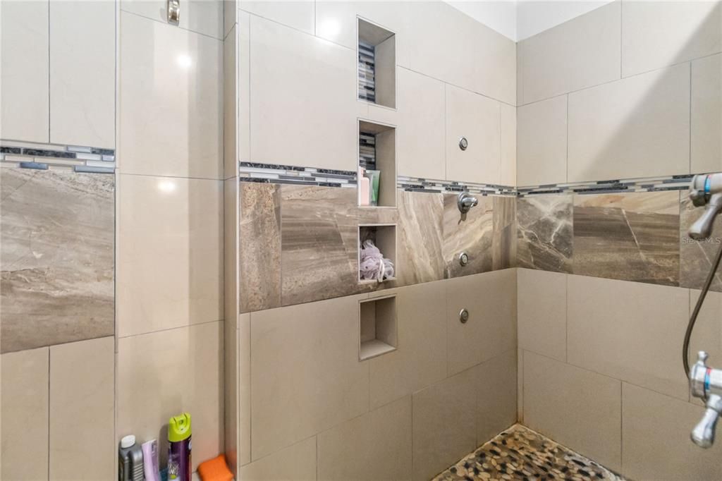 待售: $785,000 (3 贝兹, 2 浴室, 2520 平方英尺)