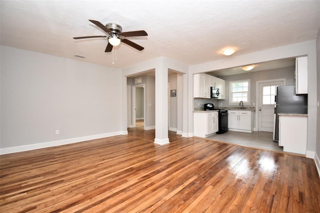 En Renta: $1,100 (2 camas, 1 baños, 800 Pies cuadrados)