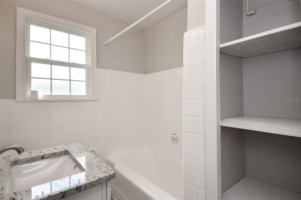 En Renta: $1,100 (2 camas, 1 baños, 800 Pies cuadrados)