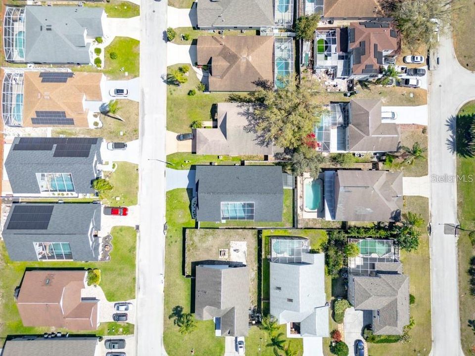 合同活跃: $2,700 (3 贝兹, 3 浴室, 1812 平方英尺)