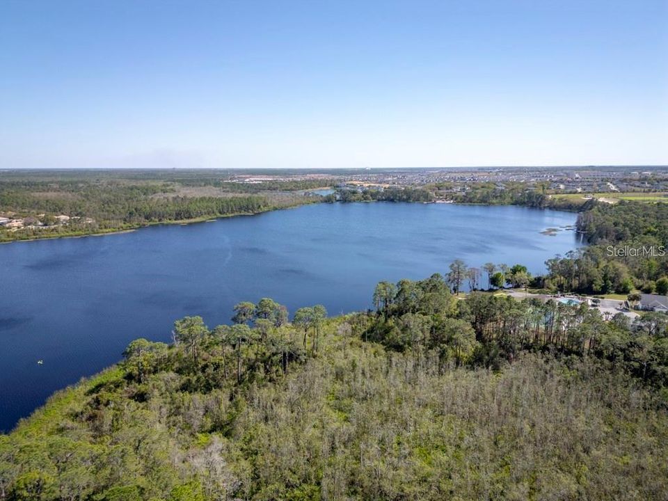 合同活跃: $2,700 (3 贝兹, 3 浴室, 1812 平方英尺)