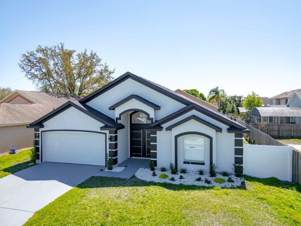 合同活跃: $2,700 (3 贝兹, 3 浴室, 1812 平方英尺)