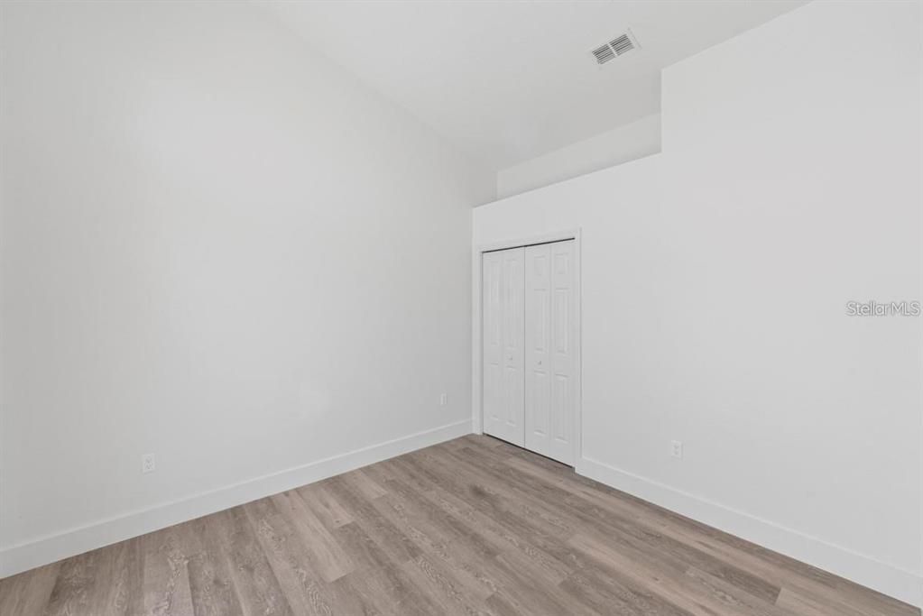 合同活跃: $2,700 (3 贝兹, 3 浴室, 1812 平方英尺)