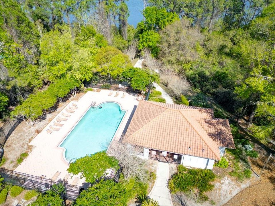 合同活跃: $2,700 (3 贝兹, 3 浴室, 1812 平方英尺)