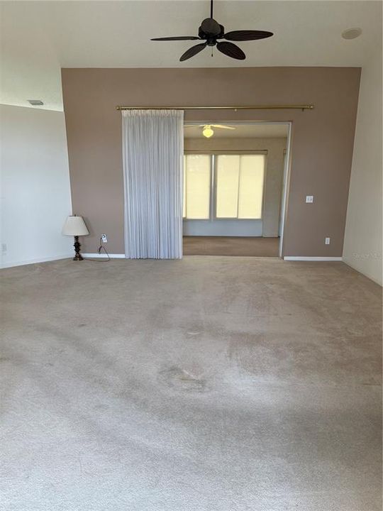 合同活跃: $249,500 (3 贝兹, 2 浴室, 1879 平方英尺)