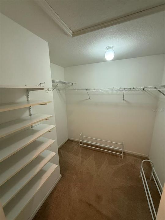 合同活跃: $249,500 (3 贝兹, 2 浴室, 1879 平方英尺)