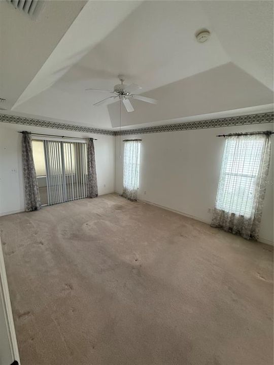 合同活跃: $249,500 (3 贝兹, 2 浴室, 1879 平方英尺)