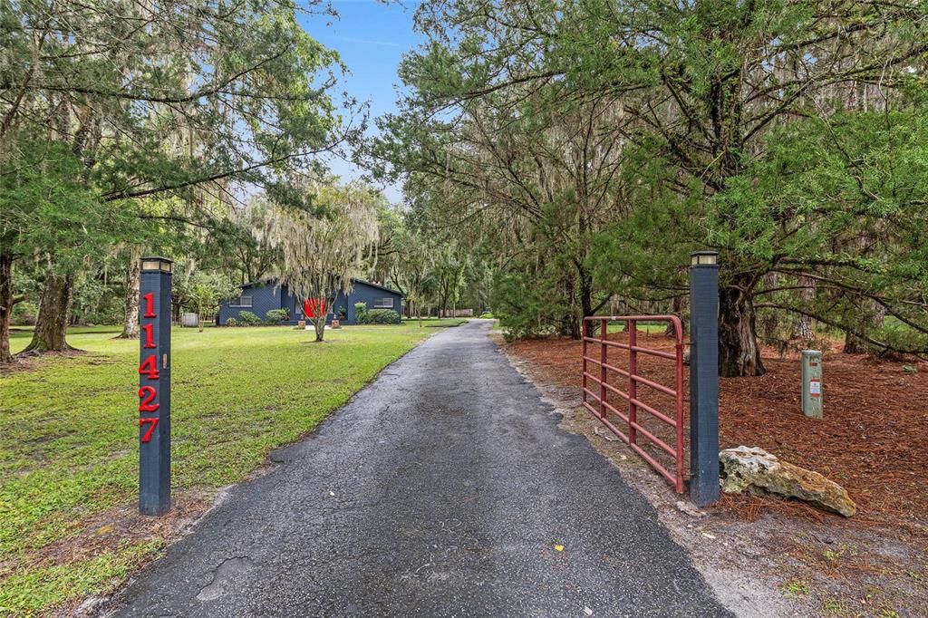 En Venta: $549,000 (4 camas, 3 baños, 2524 Pies cuadrados)