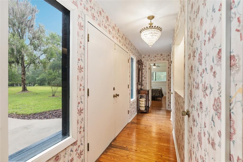 En Venta: $549,000 (4 camas, 3 baños, 2524 Pies cuadrados)