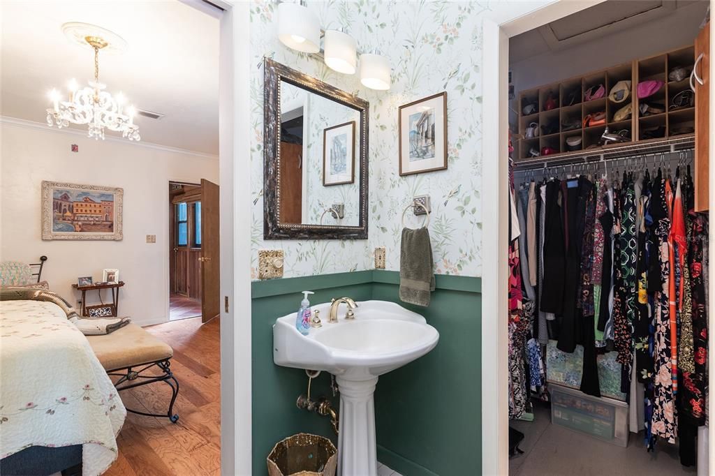 En Venta: $549,000 (4 camas, 3 baños, 2524 Pies cuadrados)