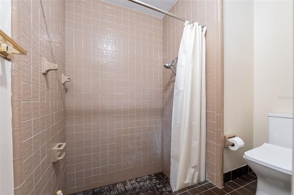 En Venta: $549,000 (4 camas, 3 baños, 2524 Pies cuadrados)