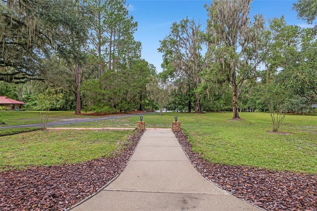 En Venta: $549,000 (4 camas, 3 baños, 2524 Pies cuadrados)