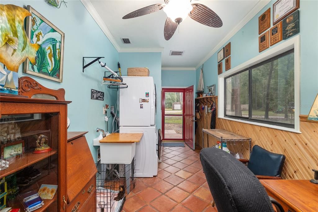 En Venta: $549,000 (4 camas, 3 baños, 2524 Pies cuadrados)