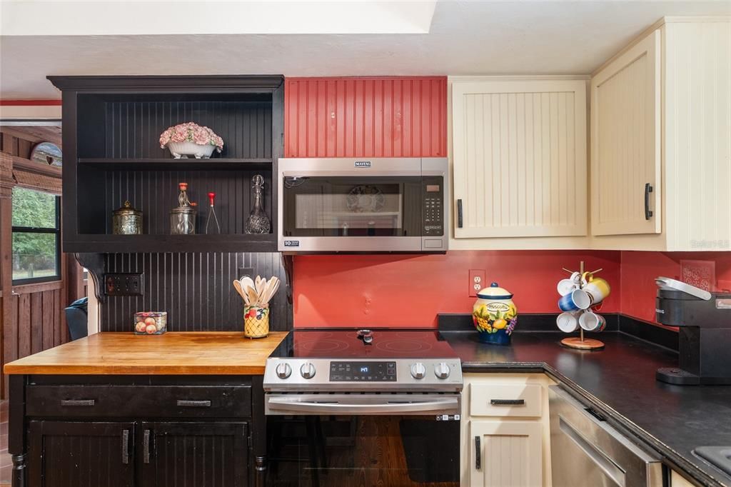 En Venta: $549,000 (4 camas, 3 baños, 2524 Pies cuadrados)