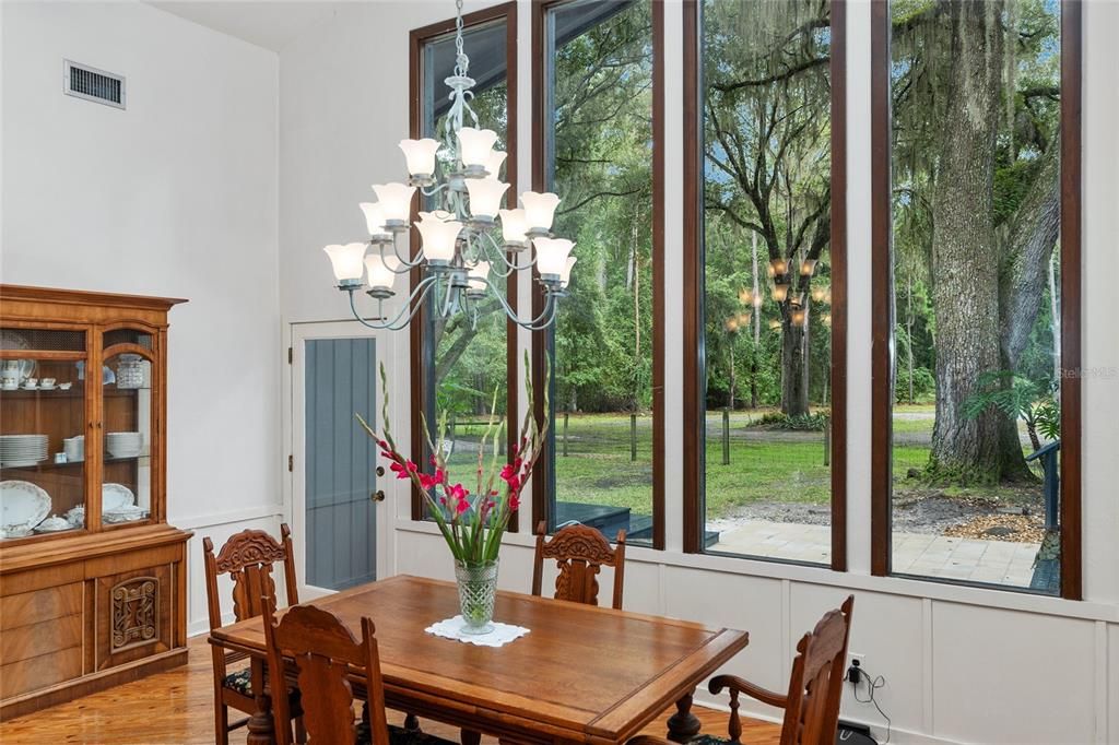 En Venta: $549,000 (4 camas, 3 baños, 2524 Pies cuadrados)