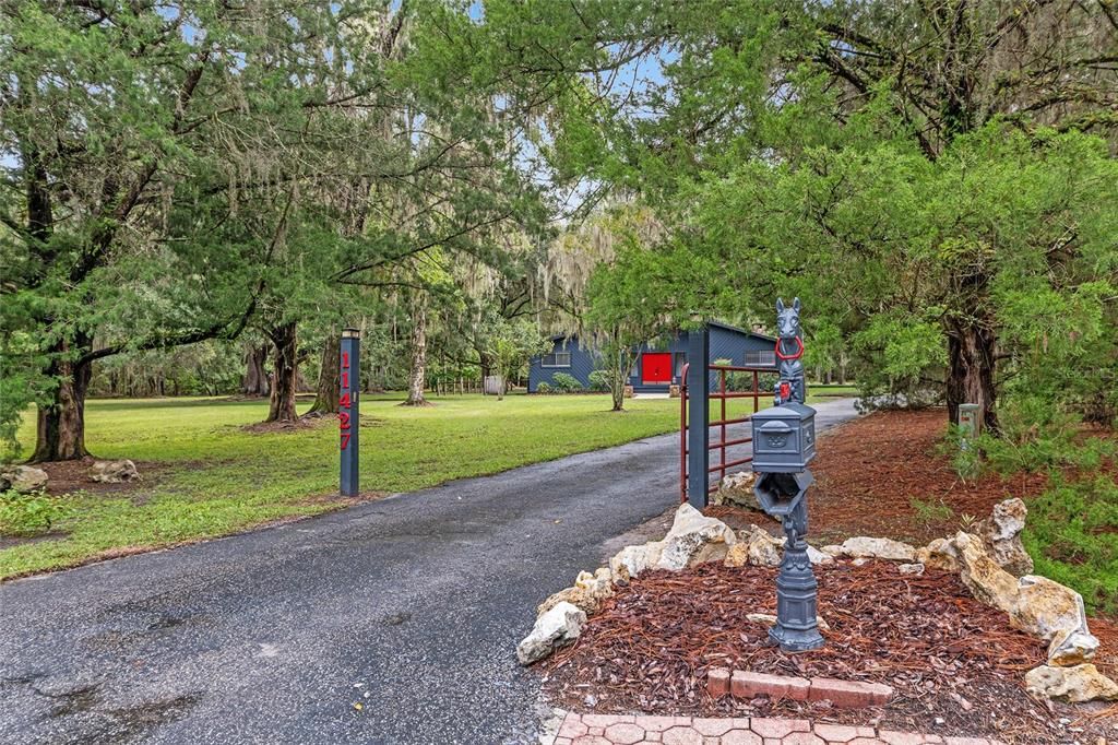 En Venta: $549,000 (4 camas, 3 baños, 2524 Pies cuadrados)