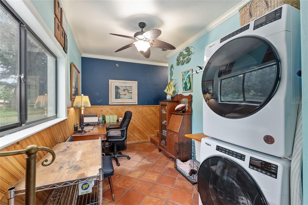 En Venta: $549,000 (4 camas, 3 baños, 2524 Pies cuadrados)