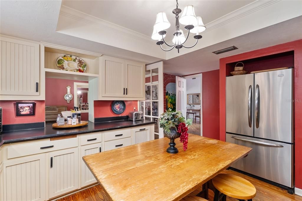 En Venta: $549,000 (4 camas, 3 baños, 2524 Pies cuadrados)