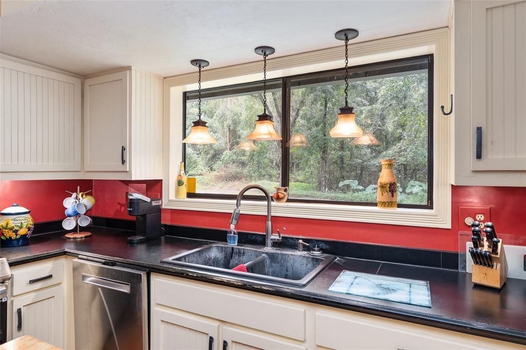 En Venta: $549,000 (4 camas, 3 baños, 2524 Pies cuadrados)