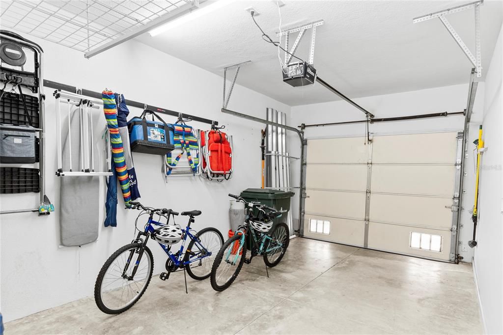 For Rent: $2,495 (3 beds, 2 baths, 1672 Square Feet)