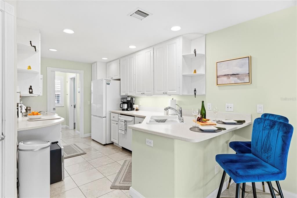 For Rent: $2,495 (3 beds, 2 baths, 1672 Square Feet)