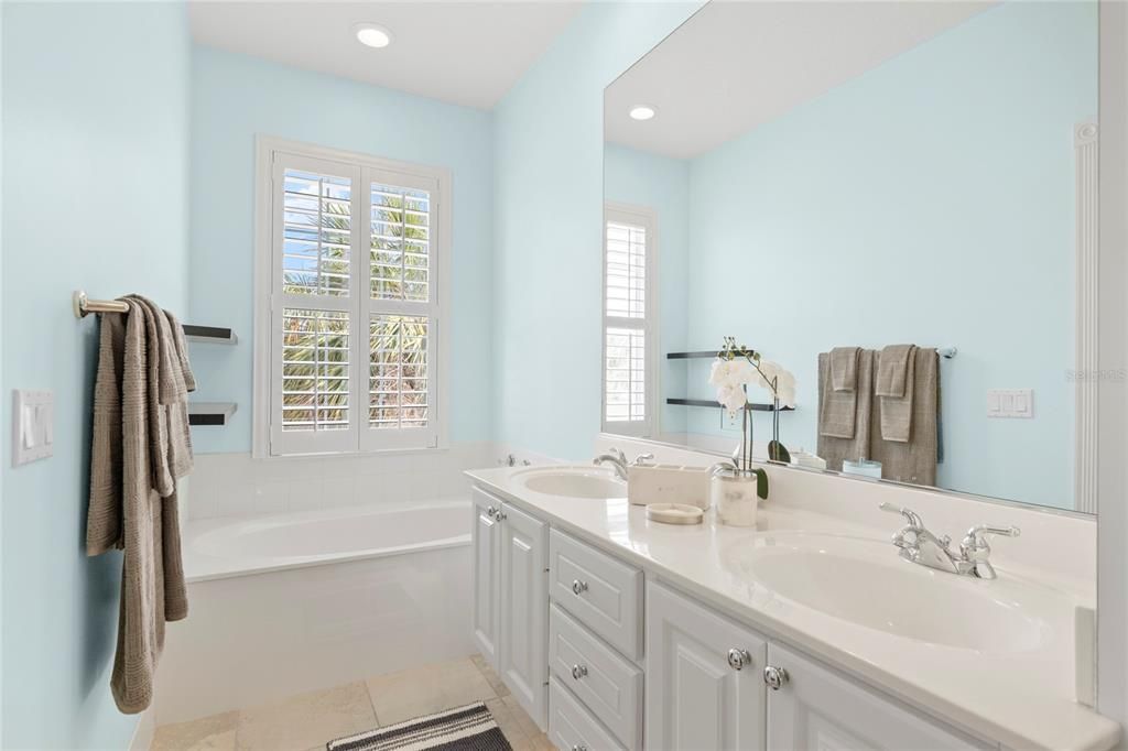 For Rent: $2,495 (3 beds, 2 baths, 1672 Square Feet)