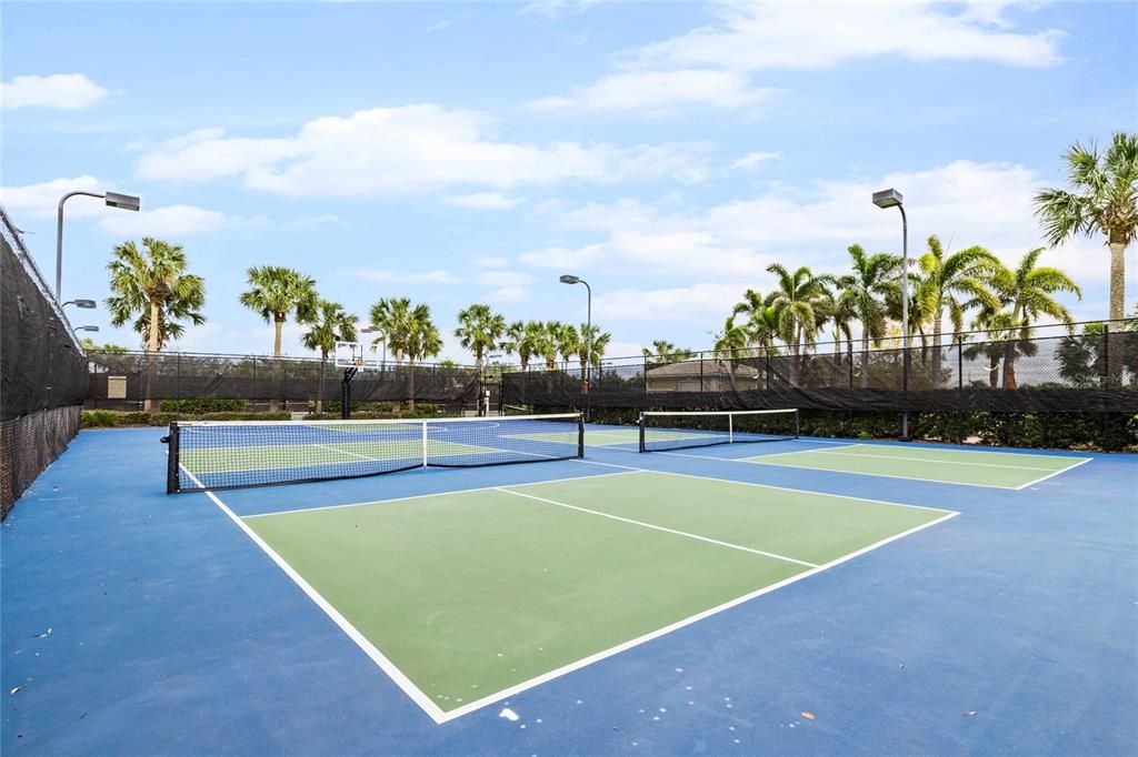 For Rent: $2,495 (3 beds, 2 baths, 1672 Square Feet)