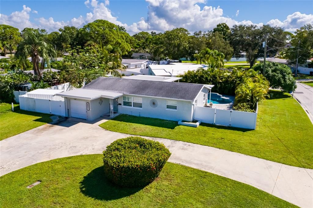 Active With Contract: $335,000 (3 beds, 2 baths, 1338 Square Feet)