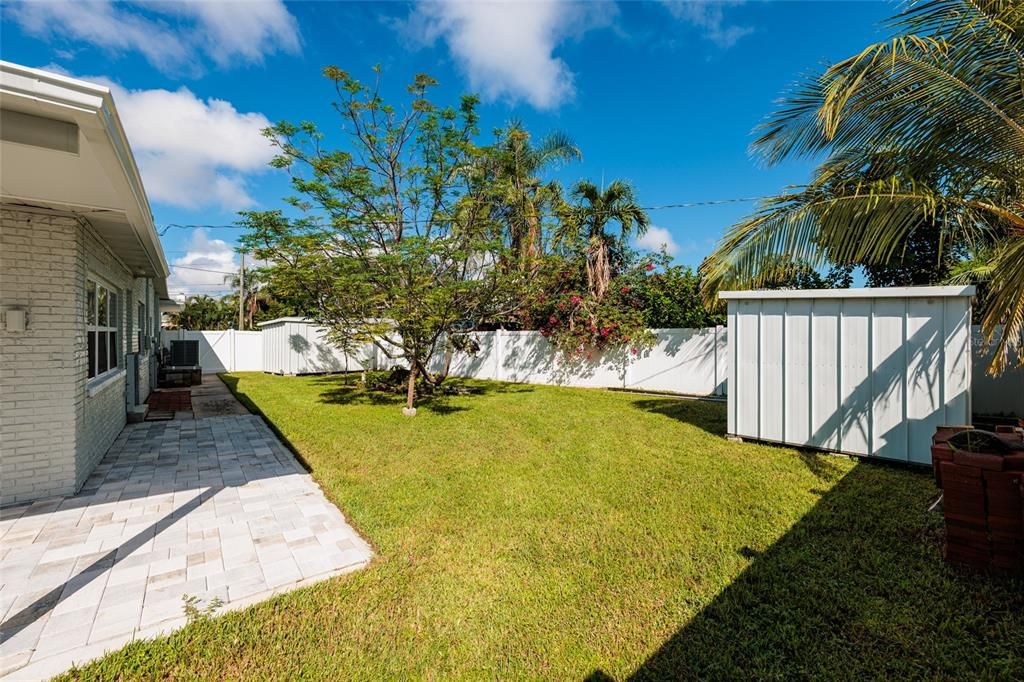 Active With Contract: $335,000 (3 beds, 2 baths, 1338 Square Feet)