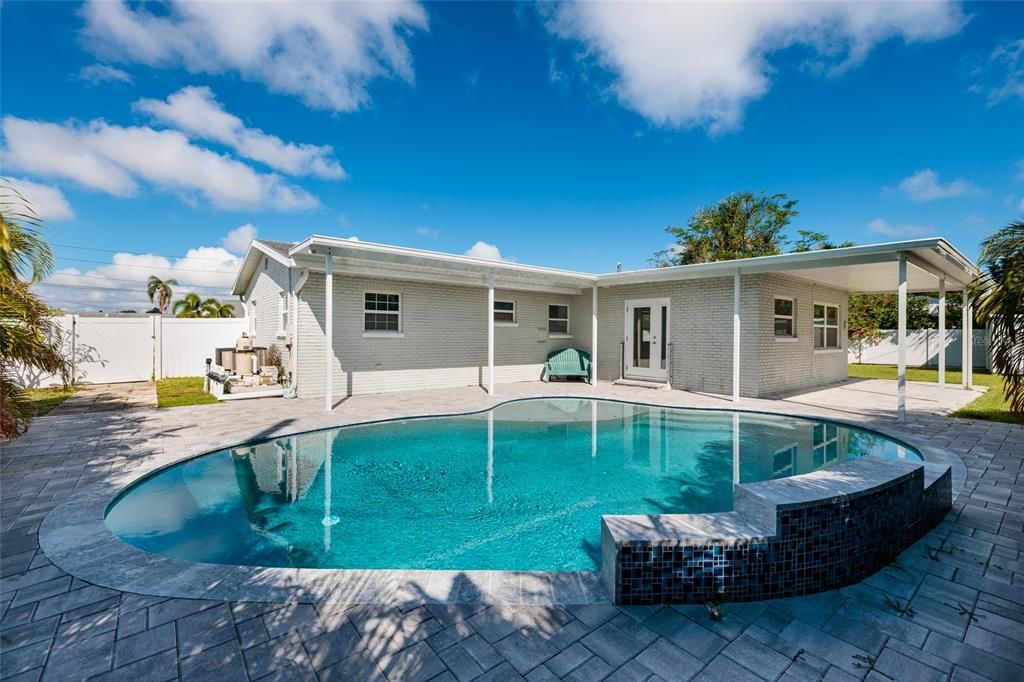 Active With Contract: $335,000 (3 beds, 2 baths, 1338 Square Feet)