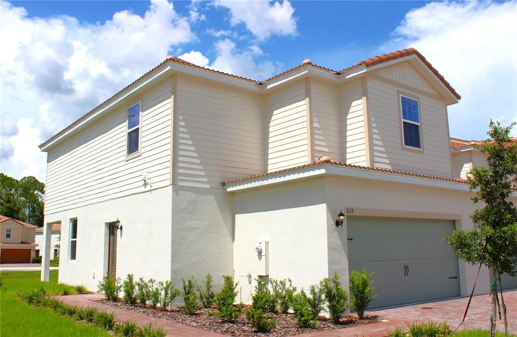 合同活跃: $269,900 (3 贝兹, 2 浴室, 1795 平方英尺)