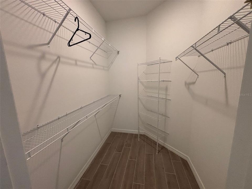 出租: $2,400 (4 贝兹, 3 浴室, 1838 平方英尺)