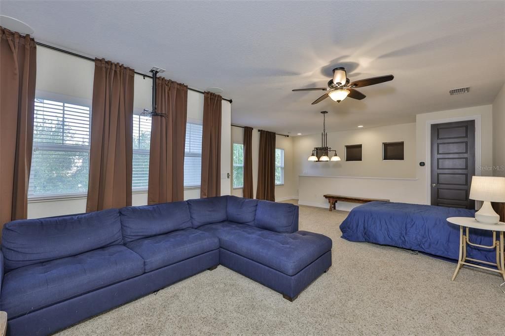 Active With Contract: $1,250,000 (6 beds, 4 baths, 4857 Square Feet)