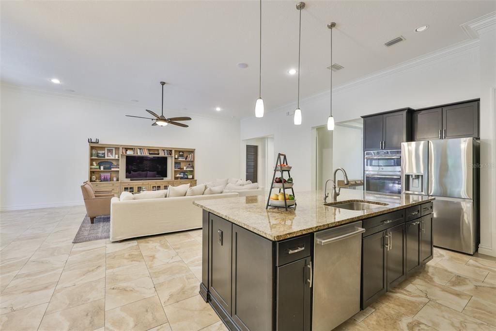 Active With Contract: $1,250,000 (6 beds, 4 baths, 4857 Square Feet)