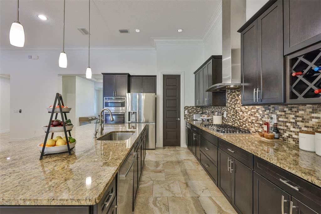 Active With Contract: $1,250,000 (6 beds, 4 baths, 4857 Square Feet)